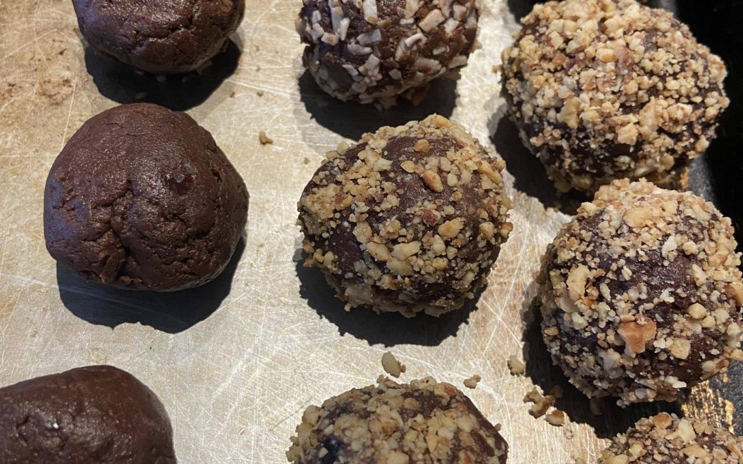 Peanut Butter Chocolate Energy Balls